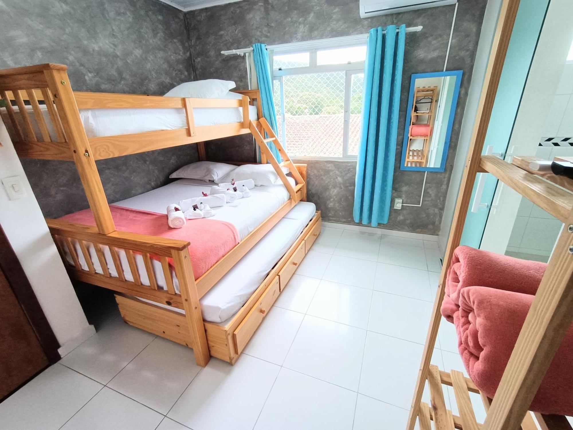 Hostel Casa Da Vo Rosa Governador Celso Ramos Luaran gambar