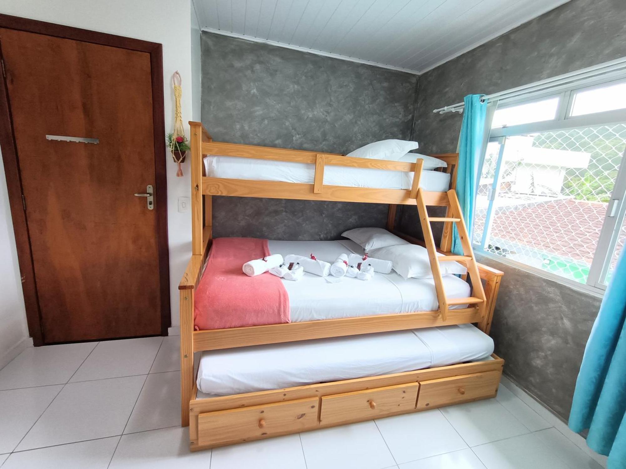 Hostel Casa Da Vo Rosa Governador Celso Ramos Luaran gambar